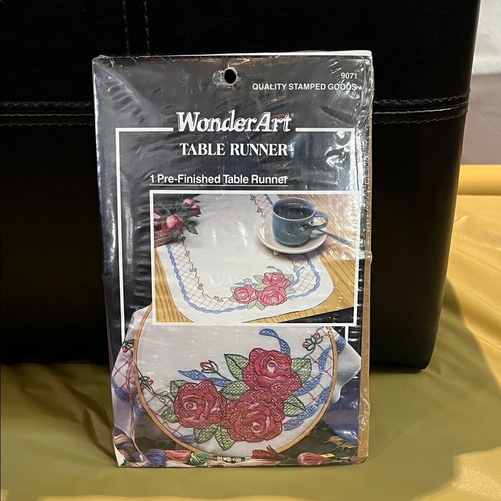 Floral Table Runner Pattern - White and Red